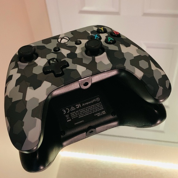 WIRED Xbox One Controller - Picture 3 of 5